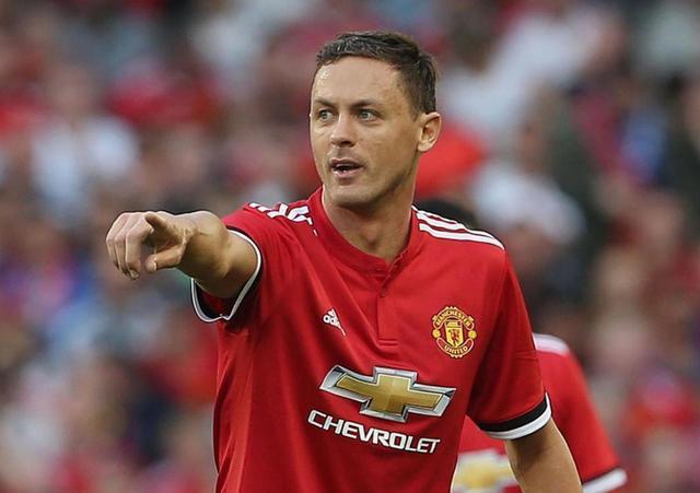 疑是他在首 疑是他在首