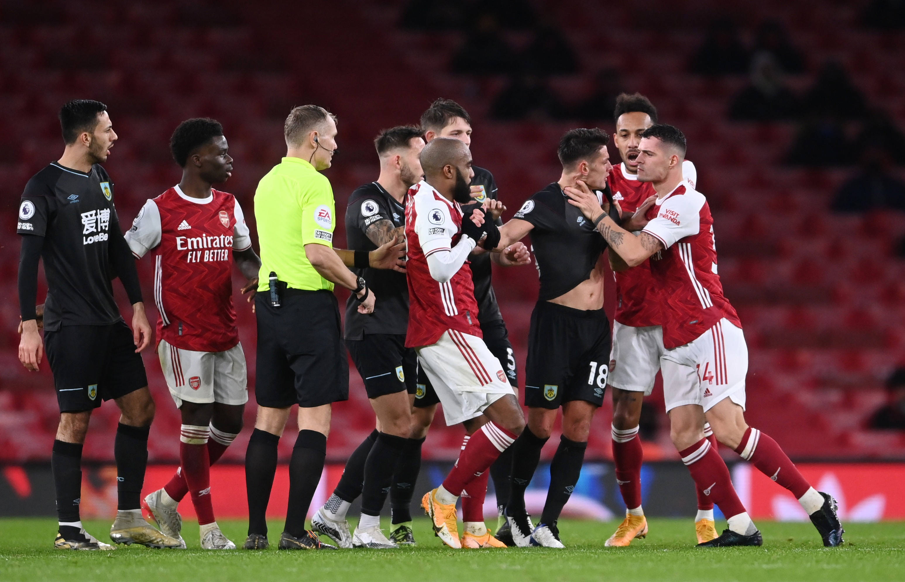 特别是在球 特别是在球